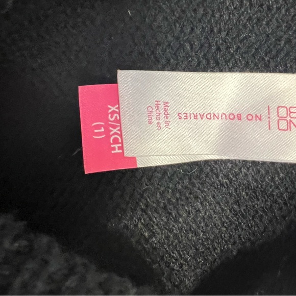 No boundaries in girls 👧  Christmas sweater - Picture 11 of 12